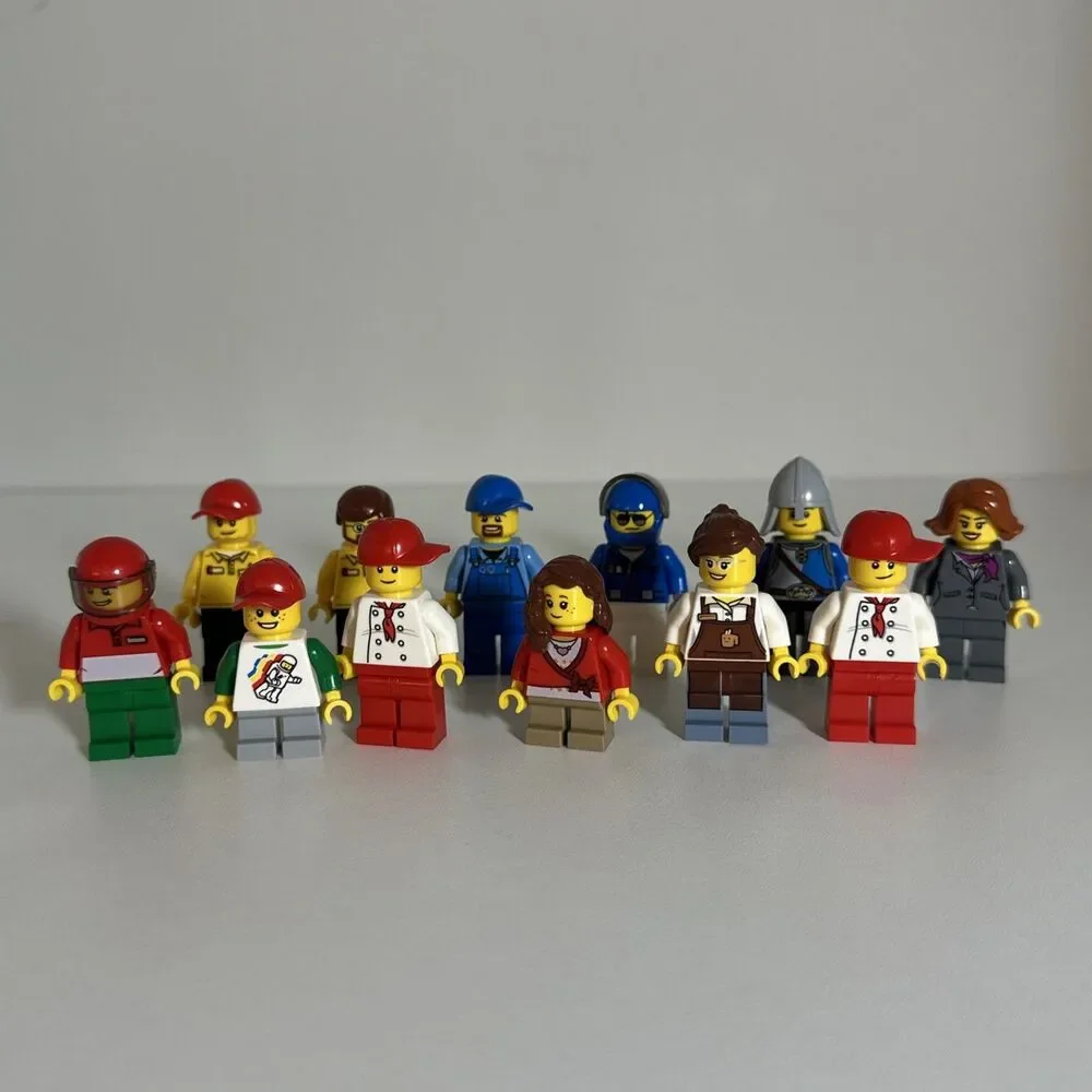 LEGO City Minifigure Lot of 12 Barista, Lego store employee, chef, Kings Knight